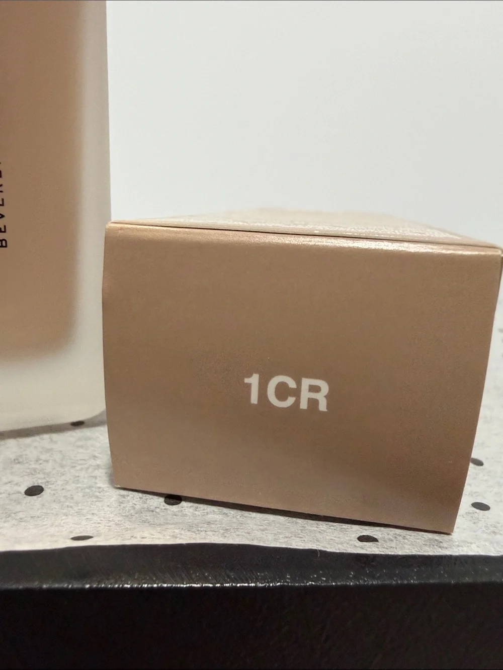 Anastasia Beverly Hills Foundation Blurring second skin matte 1CR nib